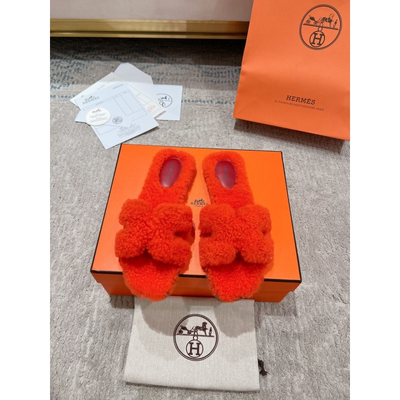 H**mes slippers